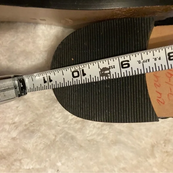 Yves Saint Laurent Black Shear Pattern Loafers size 10 M in great condition. - Picture 9 of 10